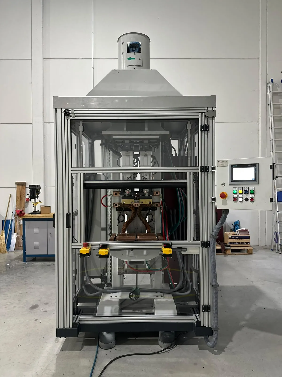 Máquina de solda a ponto após retrofit e adequação à NR-12